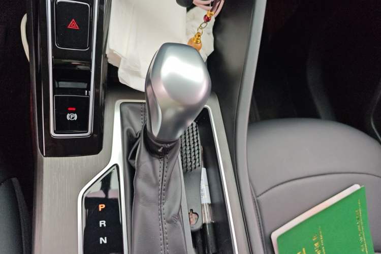 Used Roewe i5 2024 1.5L CVT Luxury Edition Gear Lever