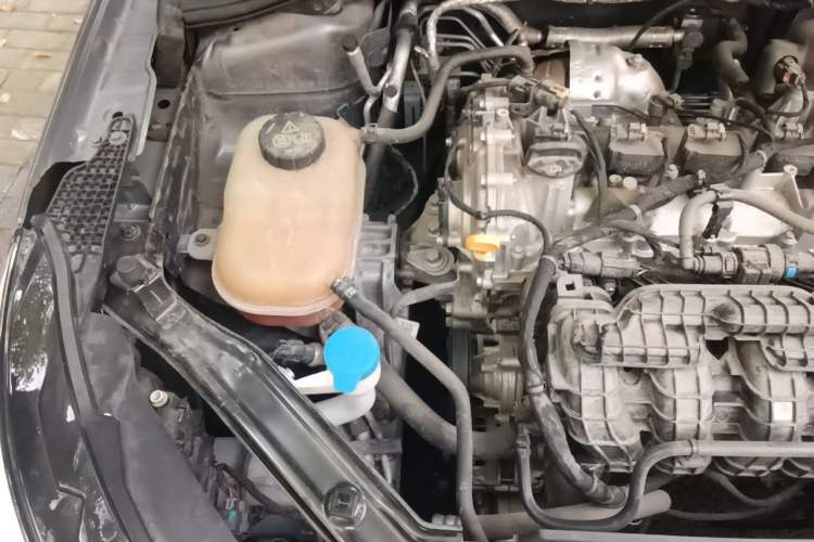 Used Roewe i5 2024 1.5L CVT Luxury Edition Engine Bay Right