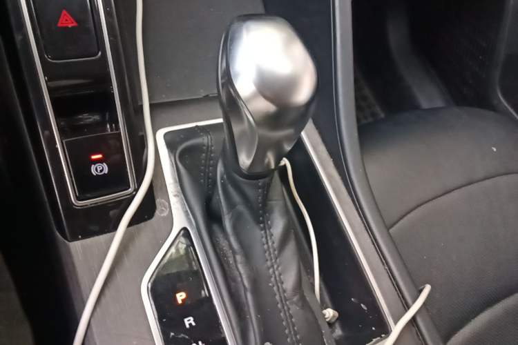 Used Roewe i5 2024 1.5L CVT Luxury Edition Gear Lever