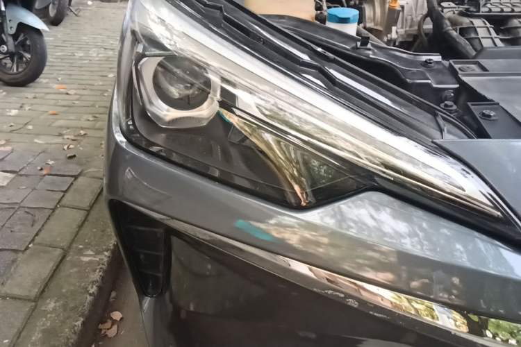 Used Roewe i5 2024 1.5L CVT Luxury Edition Right Front Headlight