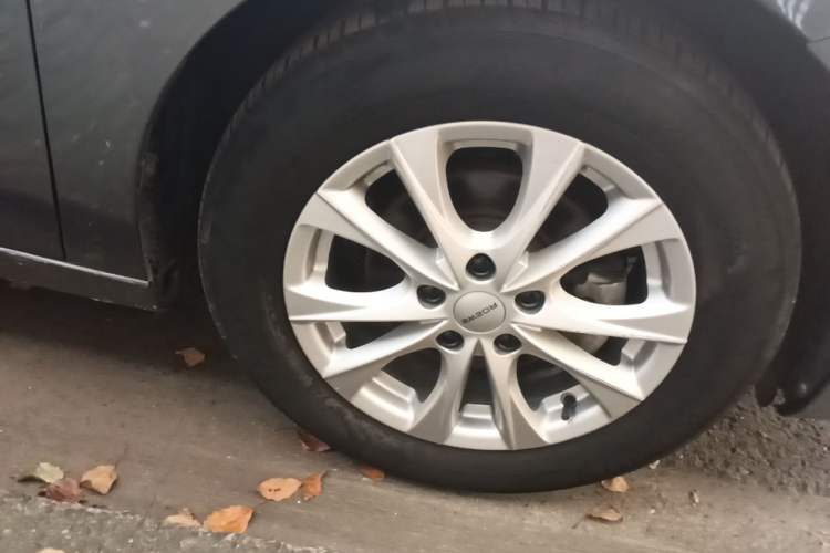 Used Roewe i5 2024 1.5L CVT Luxury Edition Right Front Wheel Hub