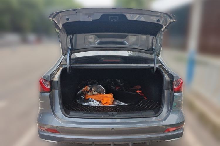 Used Roewe i5 2024 1.5L CVT Luxury Edition Trunk