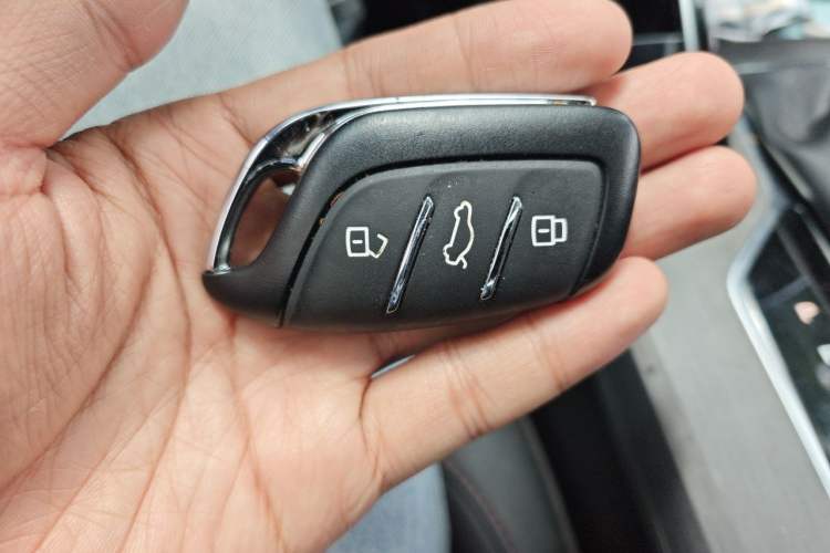 Used Roewe i5 2024 1.5L CVT Luxury Edition Vehicle Key