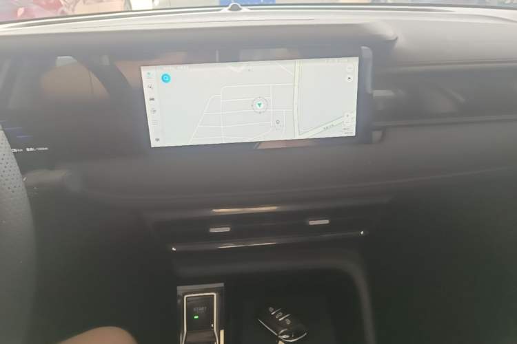 Used Roewe i5 2024 1.5L CVT Luxury Edition Audio And AC Panel