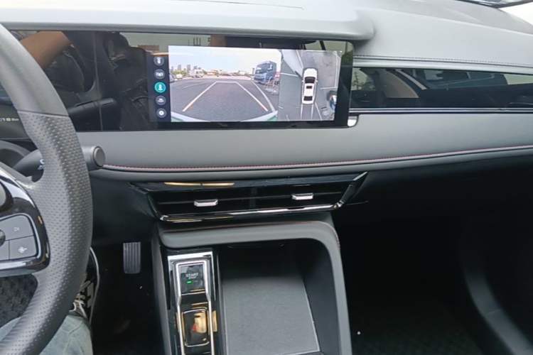 Used Roewe i5 2024 1.5L CVT Luxury Edition Audio And AC Panel
