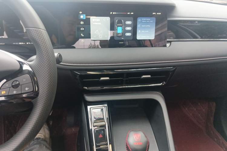 Used Roewe i5 2024 1.5L CVT Luxury Edition Audio And AC Panel