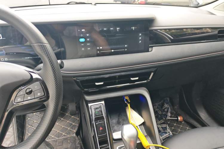 Used Roewe i5 2024 1.5L CVT Luxury Edition Audio And AC Panel