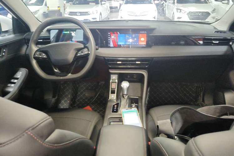 Used Roewe i5 2024 1.5L CVT Luxury Edition Center Console