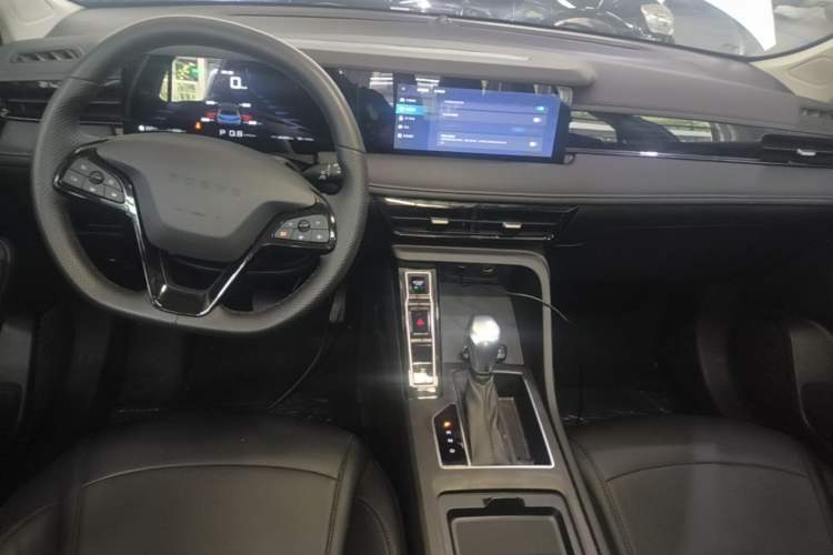 Used Roewe i5 2024 1.5L CVT Luxury Edition Center Console