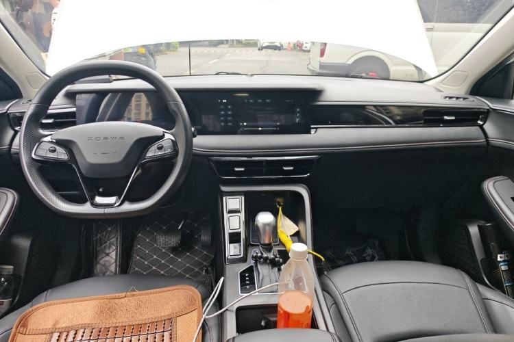 Used Roewe i5 2024 1.5L CVT Luxury Edition Center Console