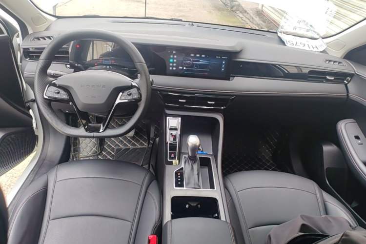 Used Roewe i5 2024 1.5L CVT Luxury Edition Center Console
