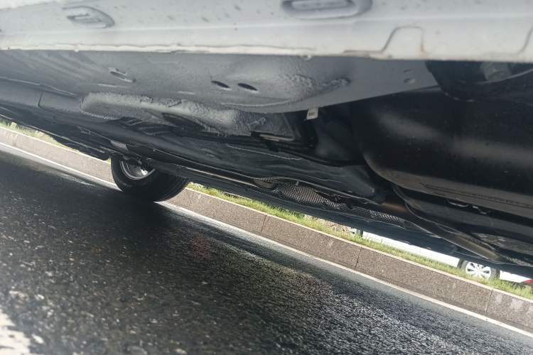 Used Roewe i5 2024 1.5L CVT Luxury Edition Chassis Rear Left