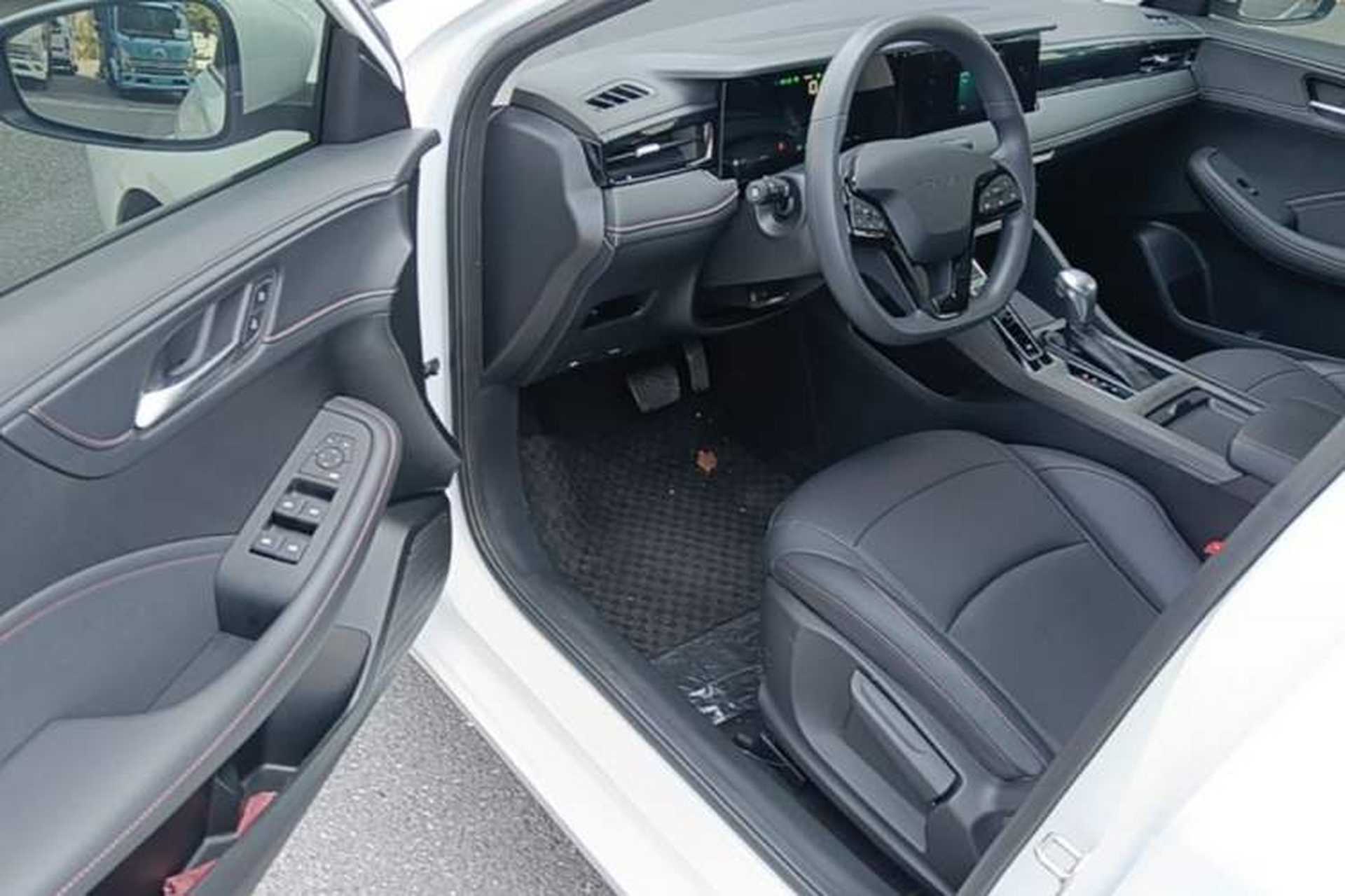 Used Roewe i5 2024 1.5L CVT Luxury Edition Driver Seat