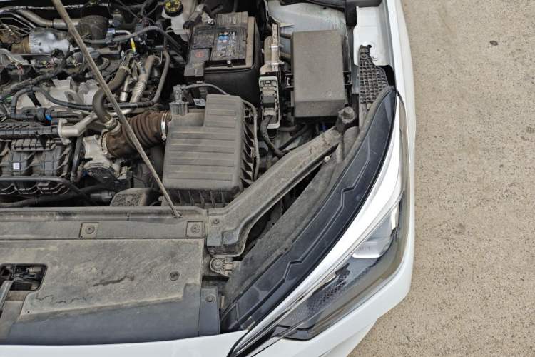 Used Roewe i5 2024 1.5L CVT Luxury Edition Engine Bay Left