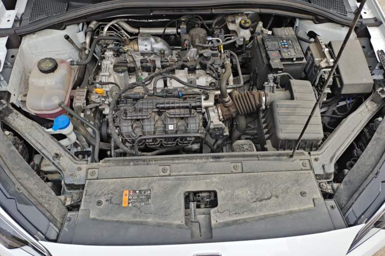 Used Roewe i5 2024 1.5L CVT Luxury Edition Engine Bay