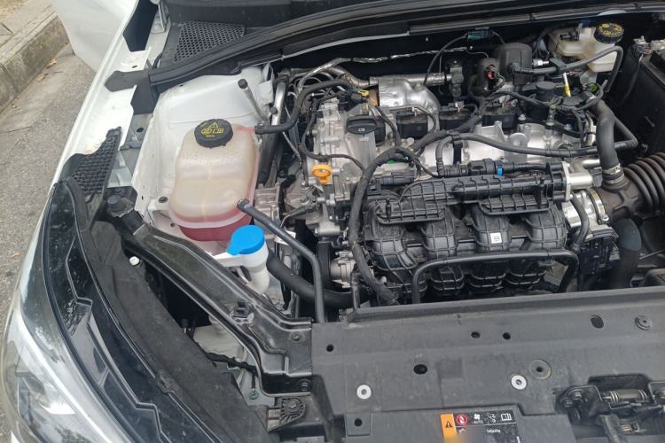Used Roewe i5 2024 1.5L CVT Luxury Edition Engine Bay Right
