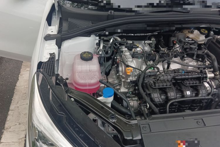 Used Roewe i5 2024 1.5L CVT Luxury Edition Engine Bay Right