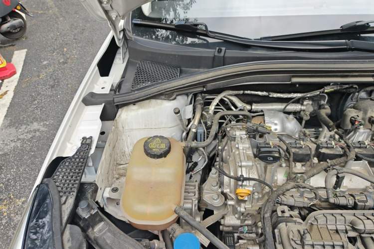 Used Roewe i5 2024 1.5L CVT Luxury Edition Engine Bay Right