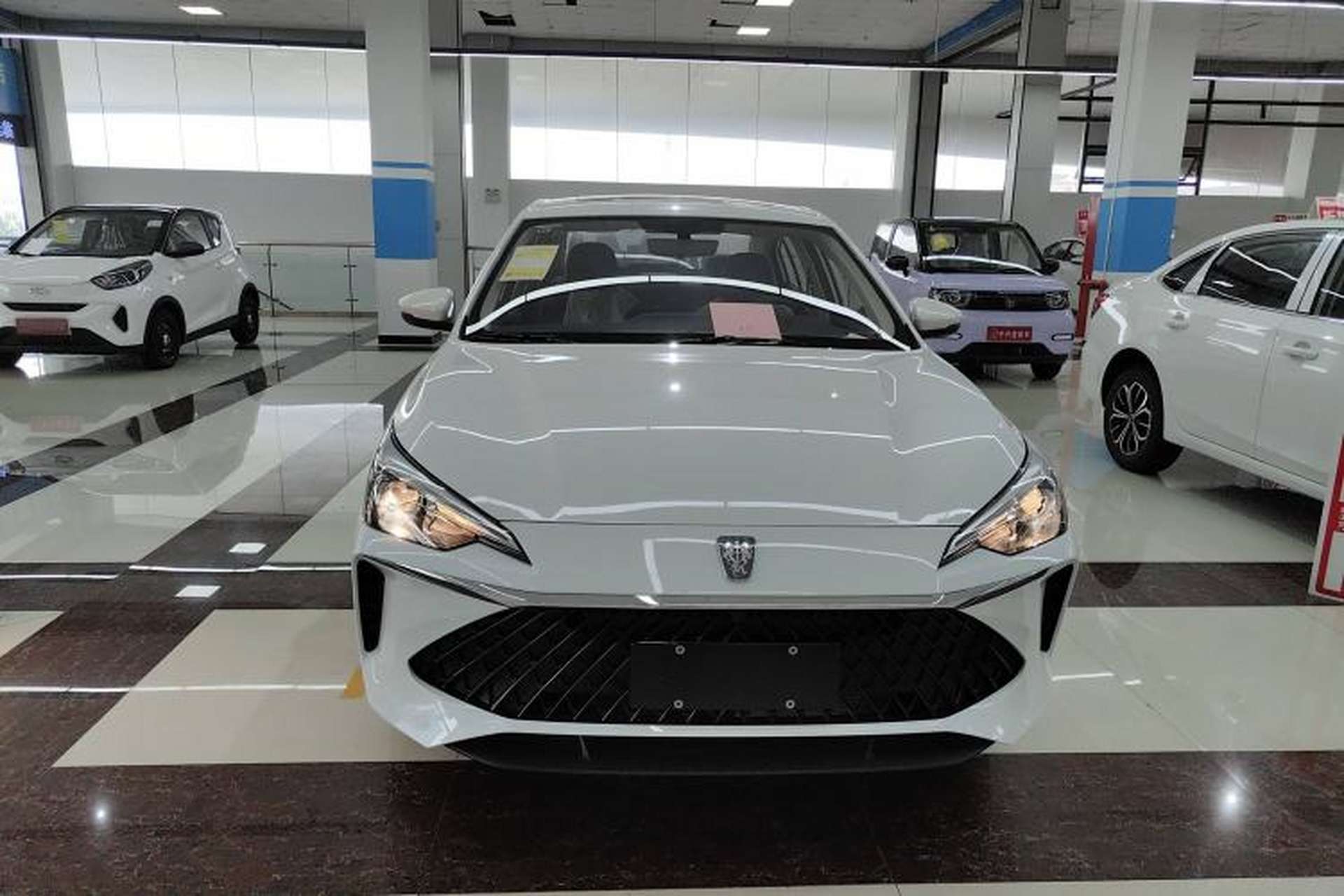Used Roewe i5 2024 1.5L CVT Luxury Edition Exterior 1