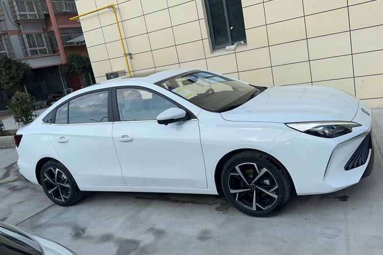 Used Roewe i5 2024 1.5L CVT Luxury Edition Exterior 2