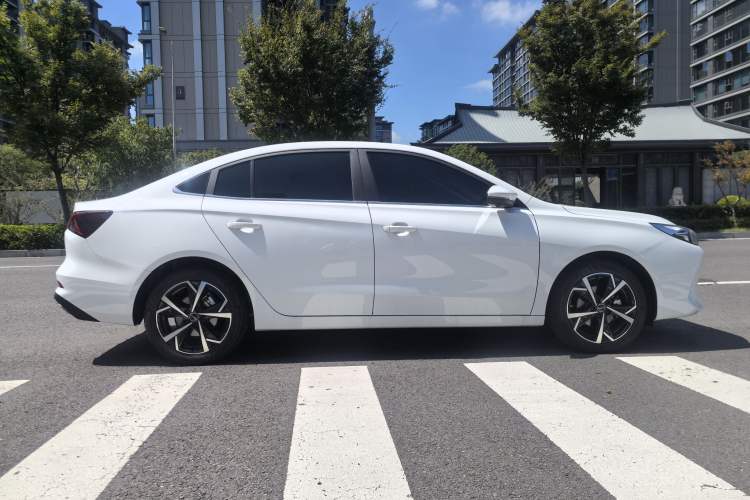 Used Roewe i5 2024 1.5L CVT Luxury Edition Exterior 3