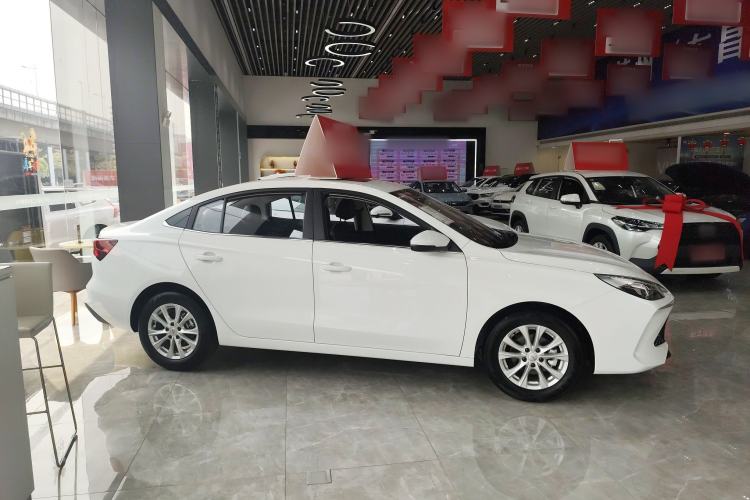 Used Roewe i5 2024 1.5L CVT Luxury Edition Exterior 3