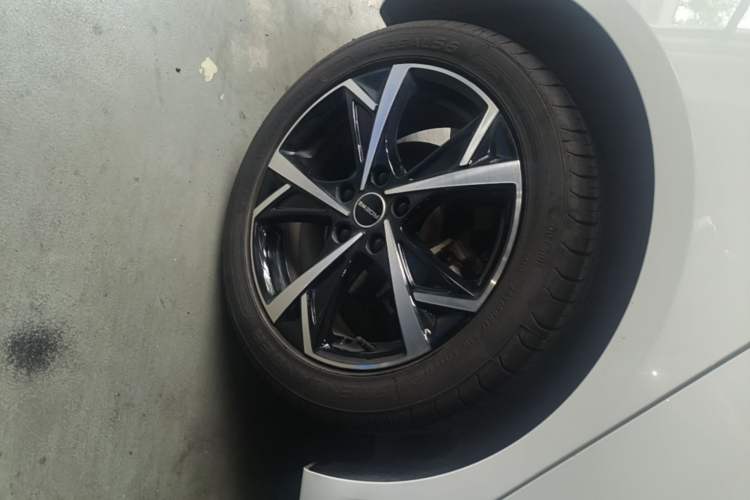 Used Roewe i5 2024 1.5L CVT Luxury Edition Exterior 5