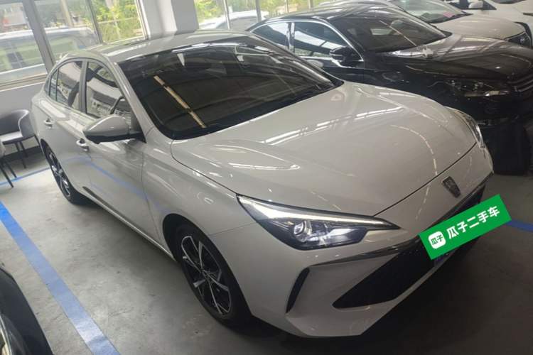 Used Roewe i5 2024 1.5L CVT Luxury Edition Front Right 45 Deg