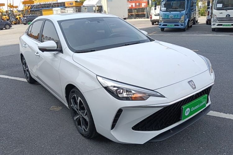 Used Roewe i5 2024 1.5L CVT Luxury Edition Front Right 45 Deg