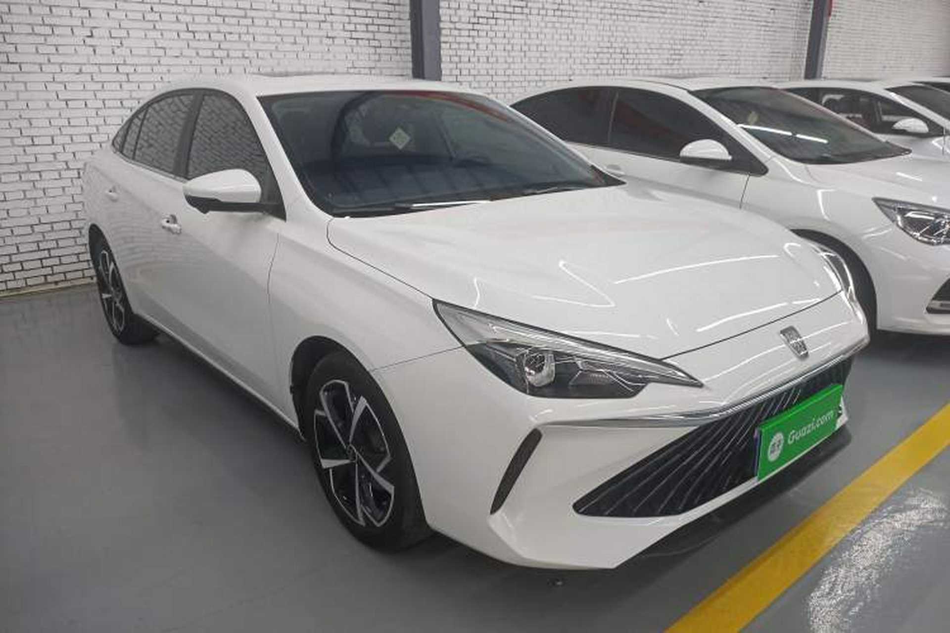 Used Roewe i5 2024 1.5L CVT Luxury Edition Front Right 45 Deg
