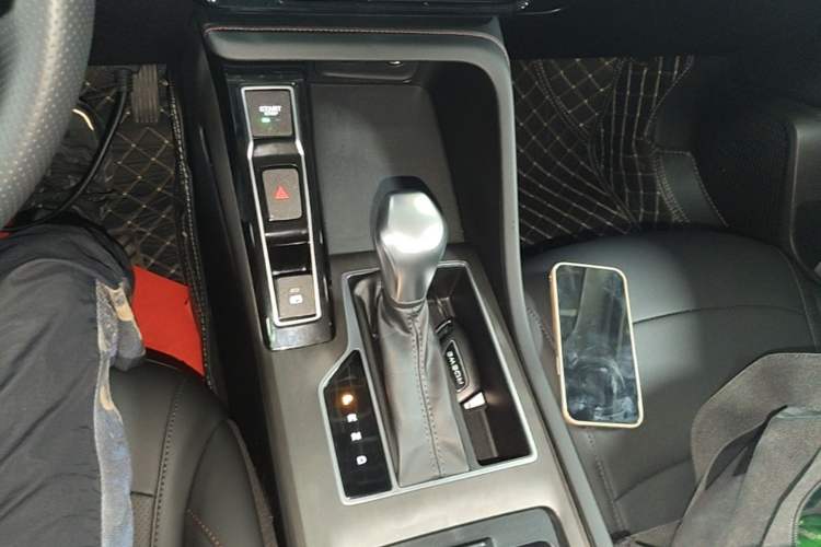 Used Roewe i5 2024 1.5L CVT Luxury Edition Gear Lever