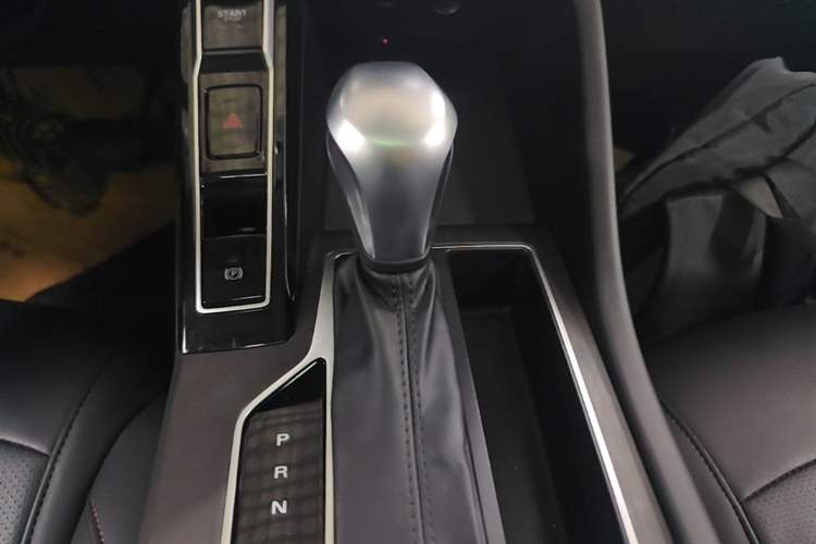 Used Roewe i5 2024 1.5L CVT Luxury Edition Gear Lever