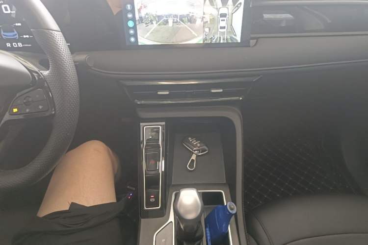 Used Roewe i5 2024 1.5L CVT Luxury Edition Gear Lever