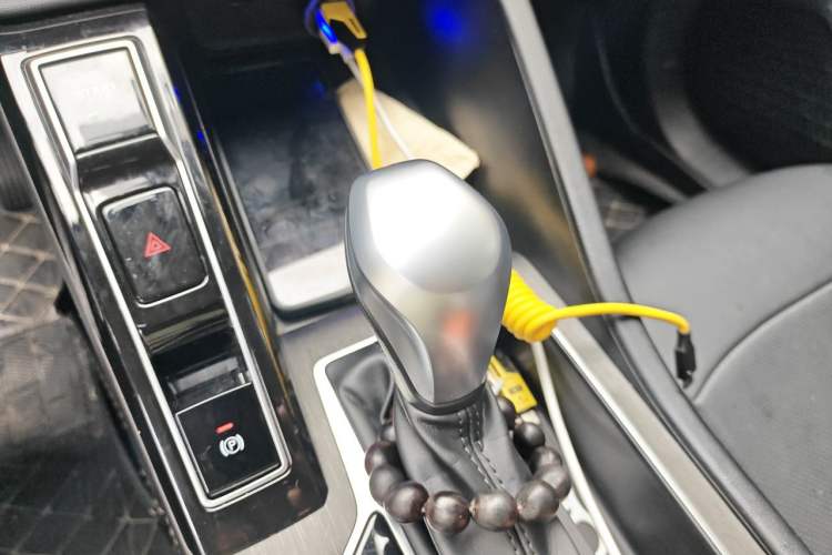 Used Roewe i5 2024 1.5L CVT Luxury Edition Gear Lever