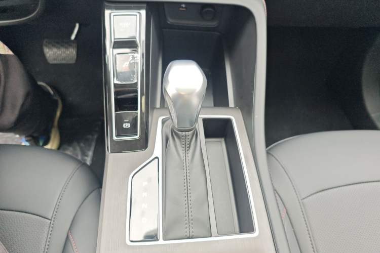 Used Roewe i5 2024 1.5L CVT Luxury Edition Gear Lever