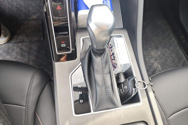 Used Roewe i5 2024 1.5L CVT Luxury Edition Gear Lever