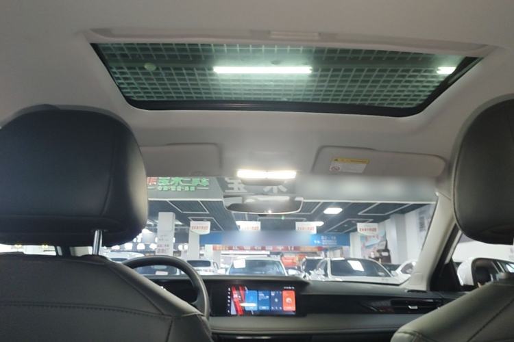 Used Roewe i5 2024 1.5L CVT Luxury Edition Headliner
