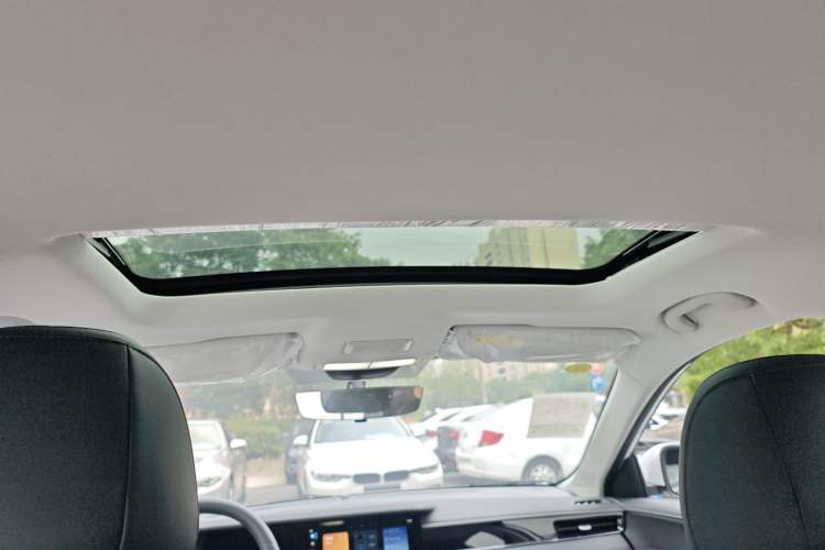 Used Roewe i5 2024 1.5L CVT Luxury Edition Headliner