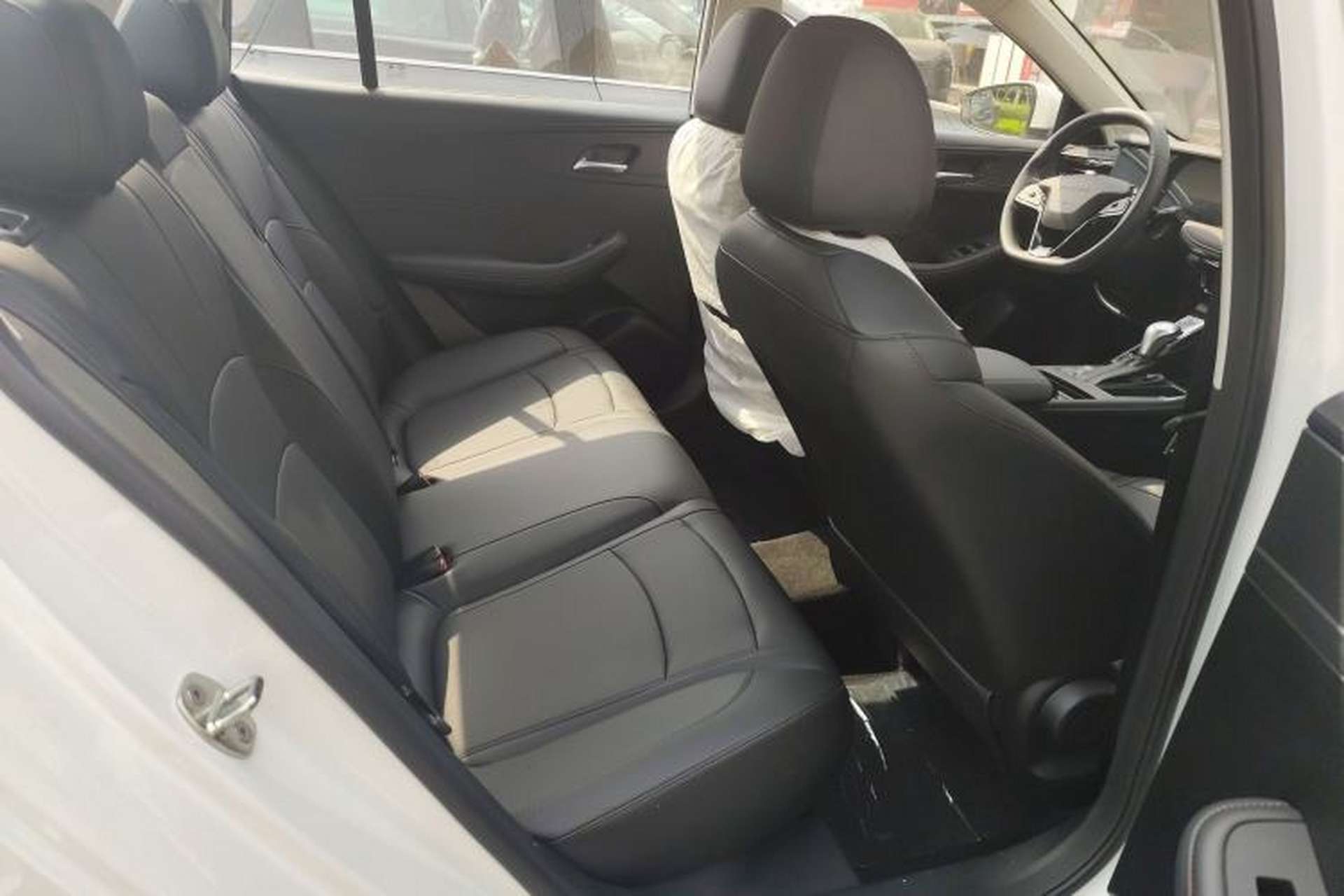 Used Roewe i5 2024 1.5L CVT Luxury Edition Interior 2