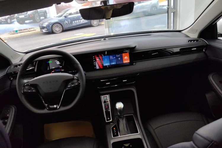 Used Roewe i5 2024 1.5L CVT Luxury Edition Interior 2
