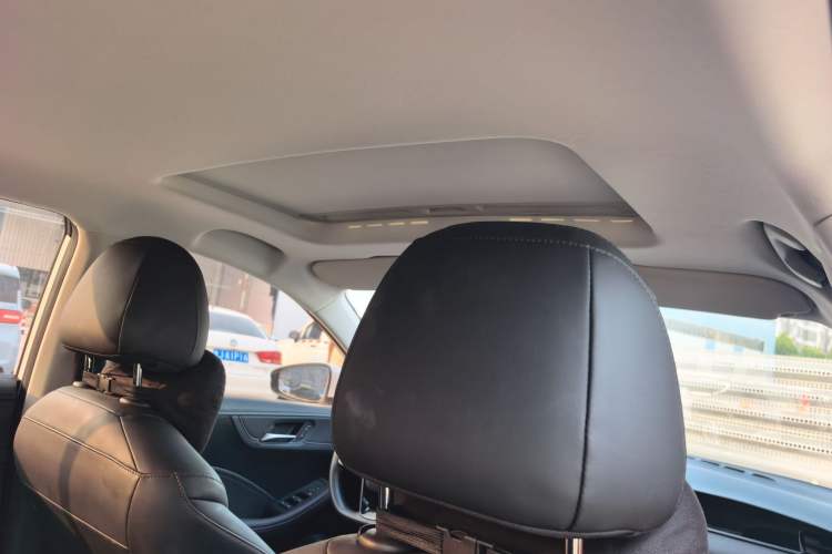 Used Roewe i5 2024 1.5L CVT Luxury Edition Interior 3