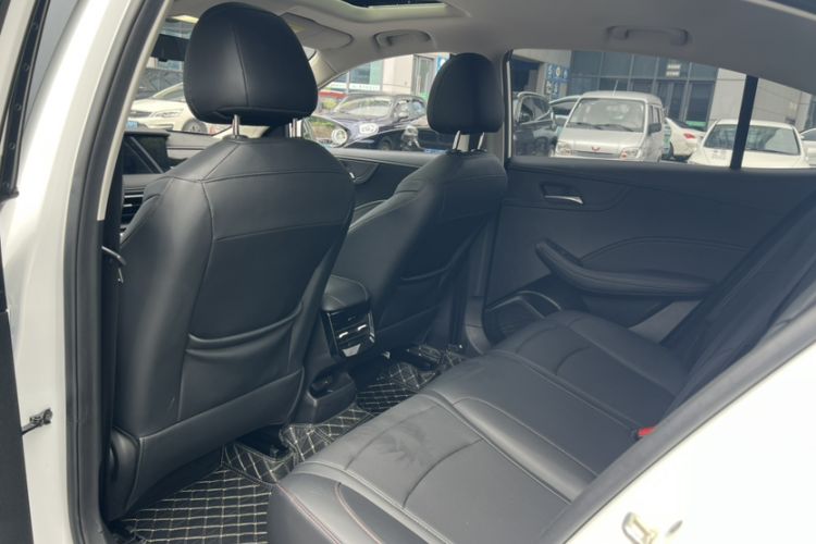 Used Roewe i5 2024 1.5L CVT Luxury Edition Interior 4