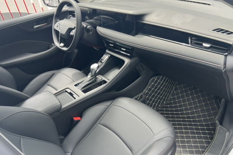 Used Roewe i5 2024 1.5L CVT Luxury Edition Interior 6