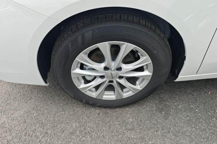Used Roewe i5 2024 1.5L CVT Luxury Edition Left Front Wheel Hub