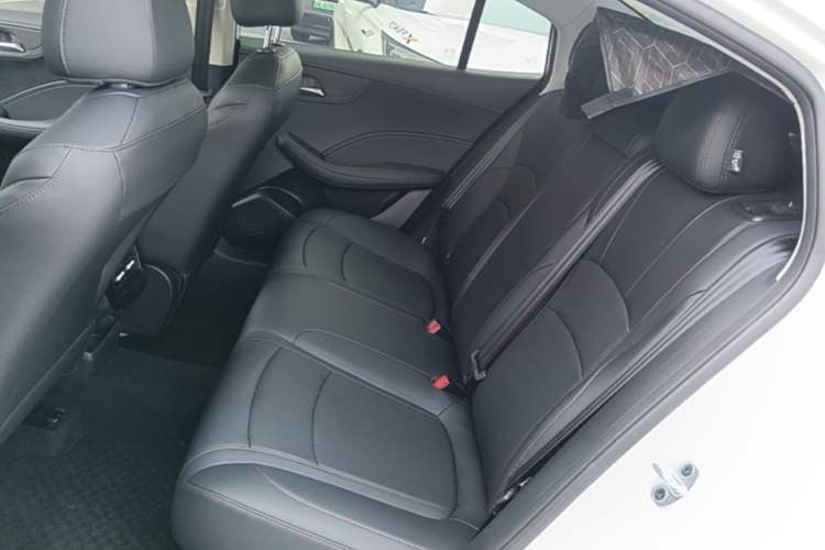 Used Roewe i5 2024 1.5L CVT Luxury Edition Left Rear Seat