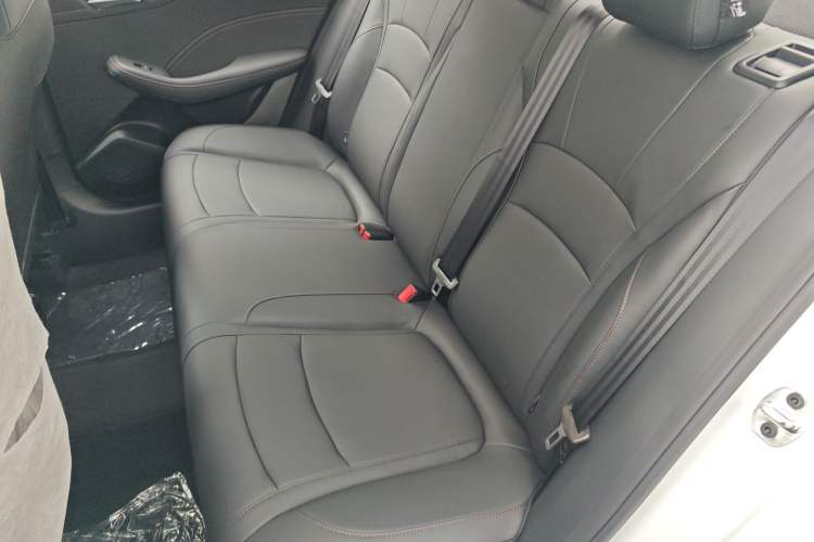 Used Roewe i5 2024 1.5L CVT Luxury Edition Left Rear Seat