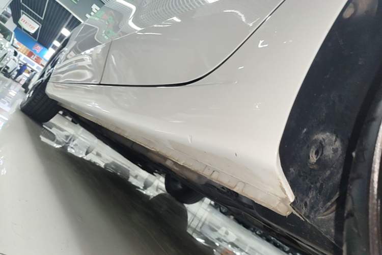 Used Roewe i5 2024 1.5L CVT Luxury Edition Left Side Sill