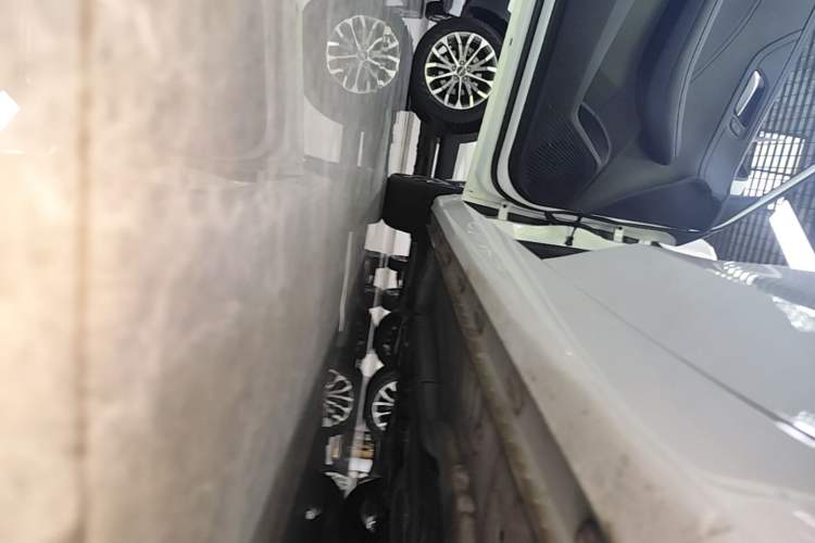 Used Roewe i5 2024 1.5L CVT Luxury Edition Left Side Sill