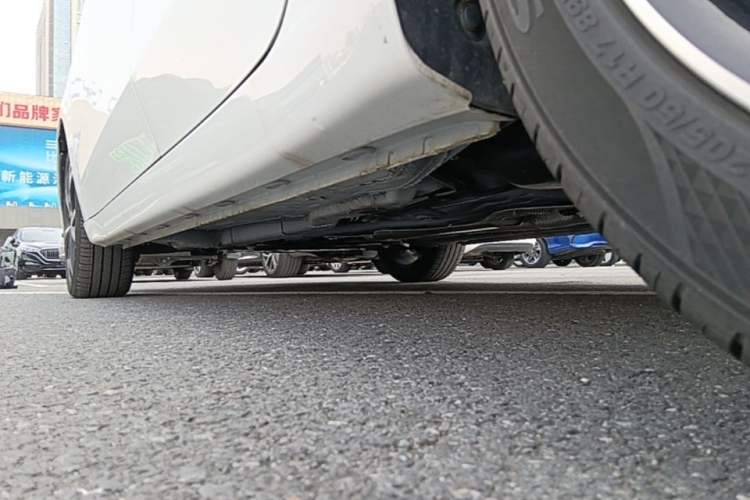 Used Roewe i5 2024 1.5L CVT Luxury Edition Left Side Sill