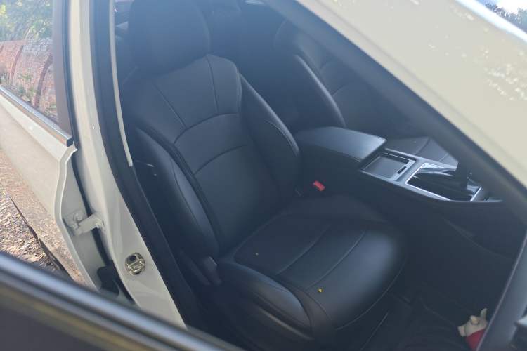 Used Roewe i5 2024 1.5L CVT Luxury Edition Right Front Seat